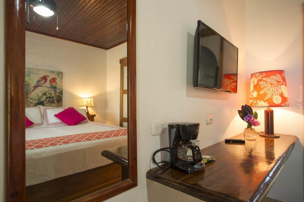 Magellan Boutique Hotel Cahuita Exterior photo